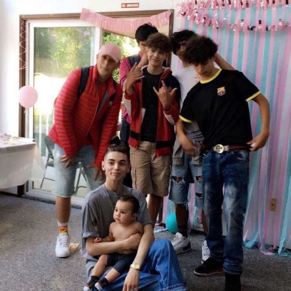 Meet your Posher, Emilio